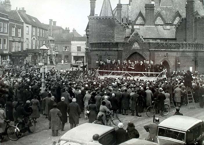 Photograph showing the Proclamation of George VI, Wokingham