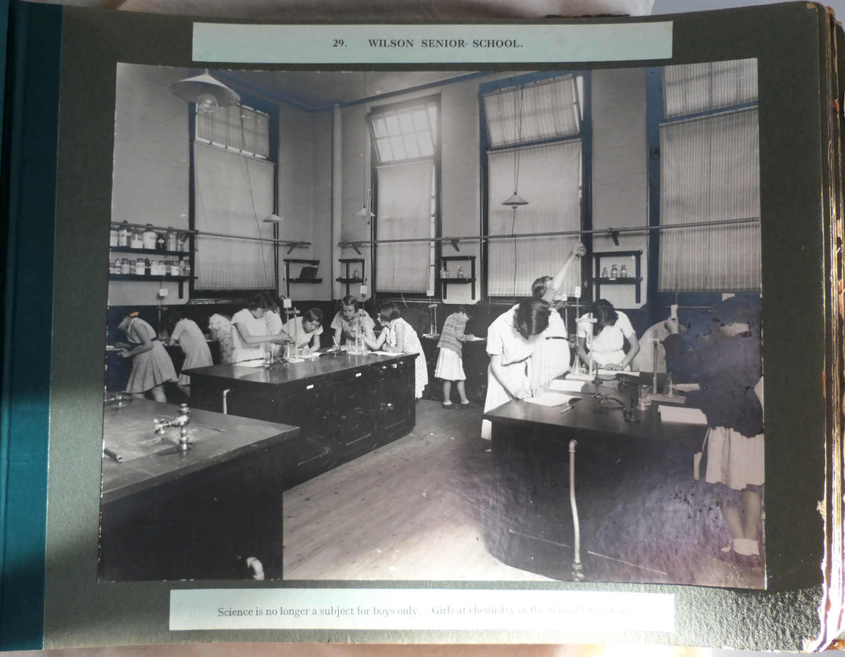 Girls in a chemistry class, 1934 ref. 89/SCH/2/26